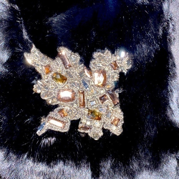 Fur Luxury set  Fur Vest & Scarf black
Adrienne Landau NWOT - Picture 5 of 15